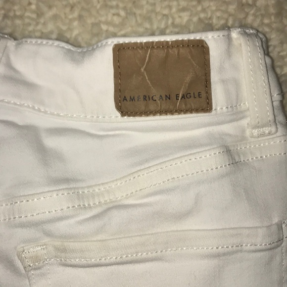 White ripped jean shorts American eagle - Picture 3 of 6